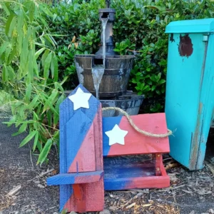 TEXAS BIRD AND SQUIRREL FEEDER